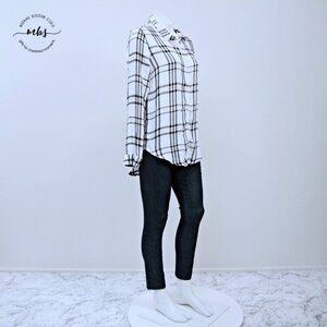 NWOT Korye Plaid Flannel Button Up Shirt White Black Women M